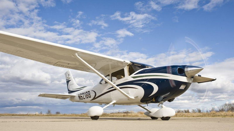 Airplane scenic flight above croaita